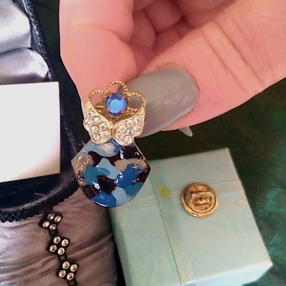 Blue Camouflage Angel Tac Pin - Picture 4 of 13